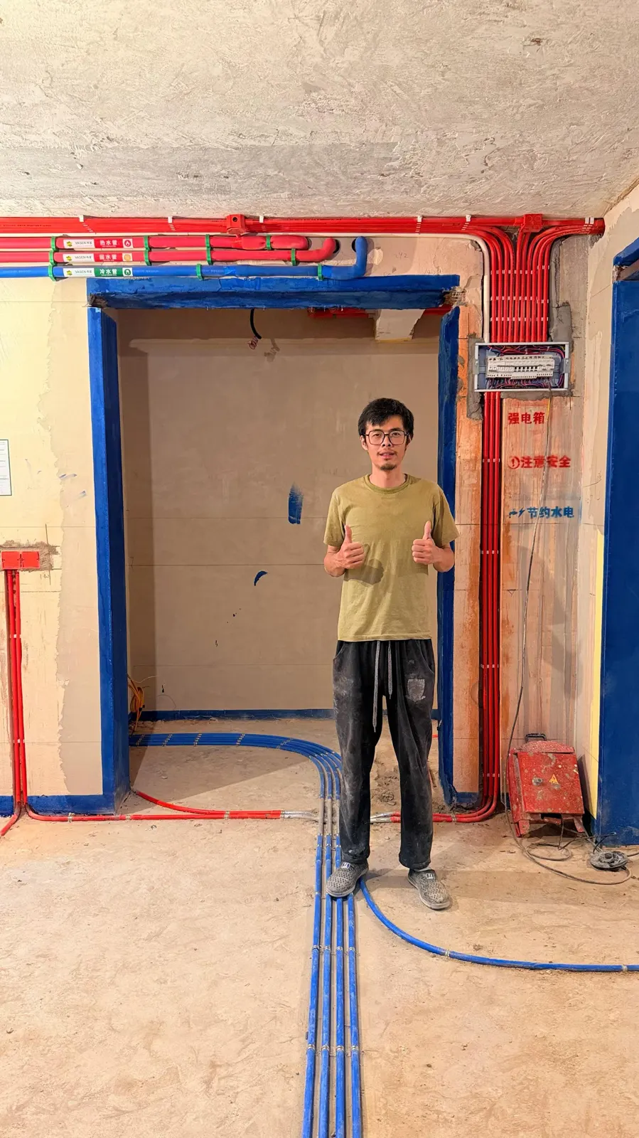 专业水电施工团队现场施工
